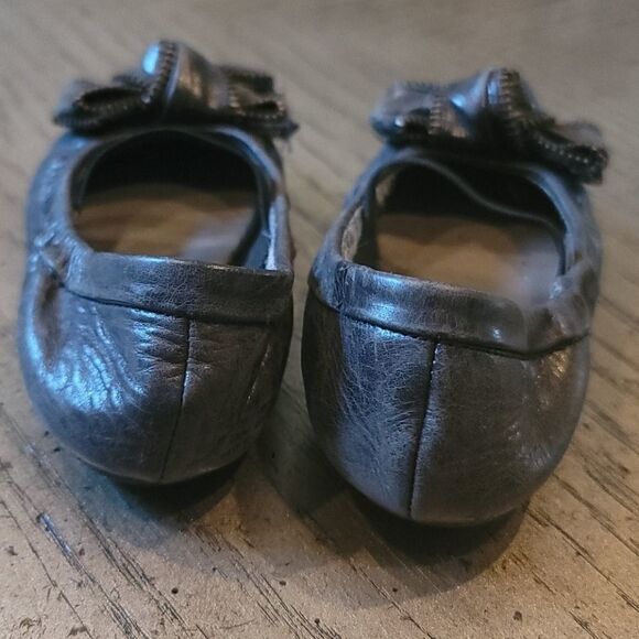 Toddler dress bow shoes size 7.5M🖤🤍 - Picture 3 of 6